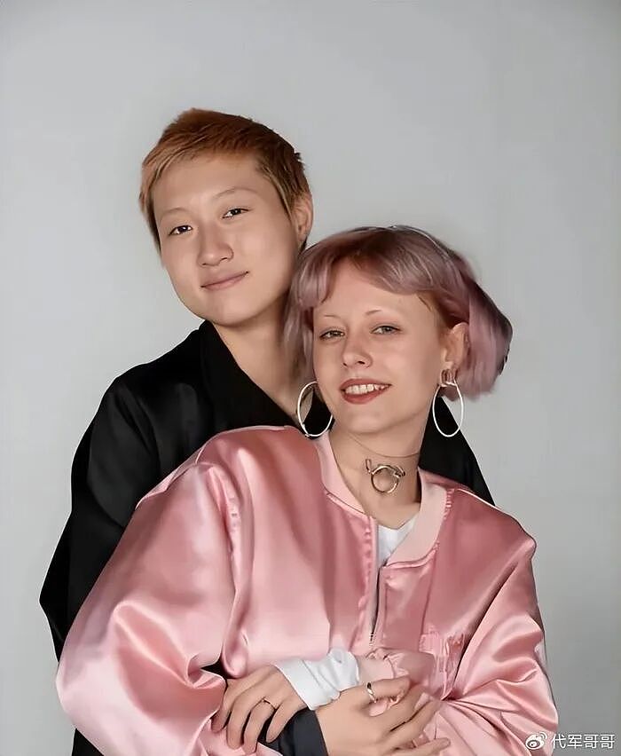 19岁“小龙女“加拿大秘密婚礼视频曝光! 低调的爱与坚强, 让生父成龙也动容…(组图) - 3