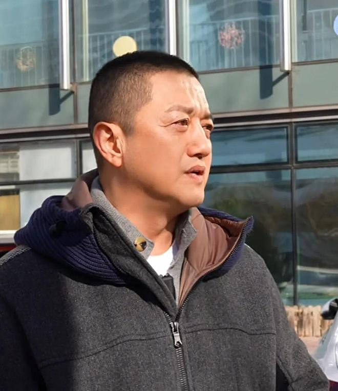 李亚鹏拖欠2000万租金后口碑突然反转，公众已捐881万（组图） - 1