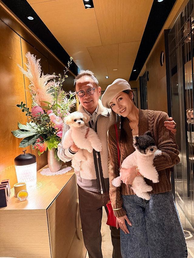 63岁许晋亨陪李嘉欣和名媛闺蜜庆生，结婚17年仍旧恩爱如初（组图） - 9