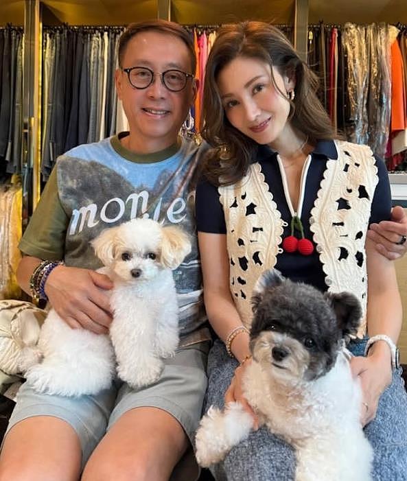 63岁许晋亨陪李嘉欣和名媛闺蜜庆生，结婚17年仍旧恩爱如初（组图） - 1