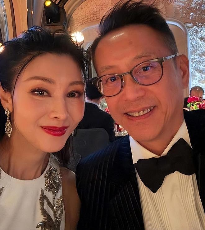 63岁许晋亨陪李嘉欣和名媛闺蜜庆生，结婚17年仍旧恩爱如初（组图） - 8
