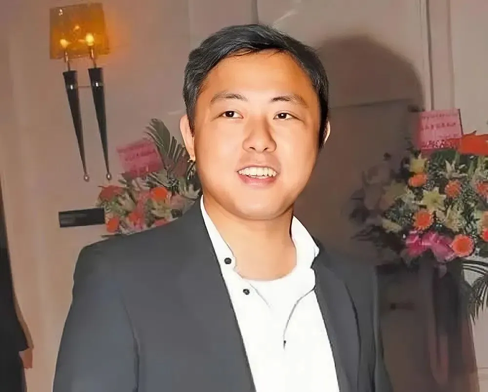豪门梦碎！知名性感女星连生4胎仍未婚！“赌神婆婆”在美被捕，孩子爹遭全球通缉？（组图） - 9