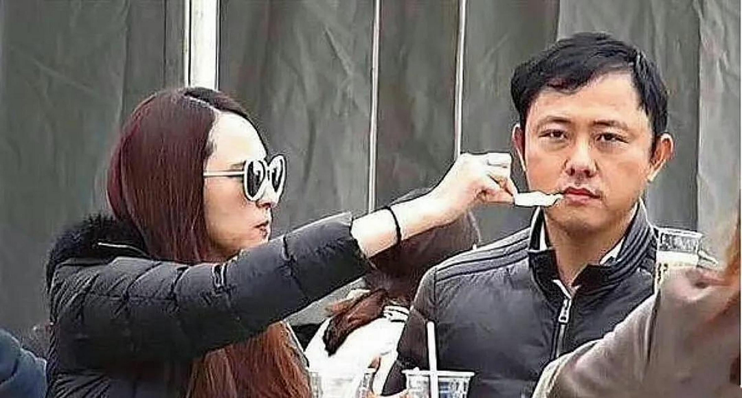 豪门梦碎！知名性感女星连生4胎仍未婚！“赌神婆婆”在美被捕，孩子爹遭全球通缉？（组图） - 3