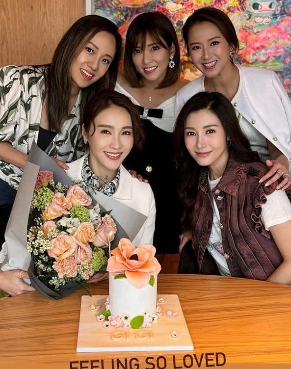 63岁许晋亨陪李嘉欣和名媛闺蜜庆生，结婚17年仍旧恩爱如初（组图） - 2