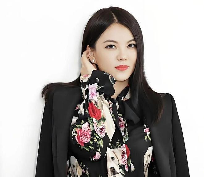 李湘遭全网封杀?张杰解约靠粉丝付钱?吴佩慈婆婆被抓了?鬼鬼炎亚纶闹翻?知名男歌手睡女粉?(组图) - 2