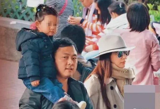 女星吴佩慈婆婆被ICE逮捕！儿子纪晓波曾是“塞班赌王”，身价一度数百亿美元（组图） - 5