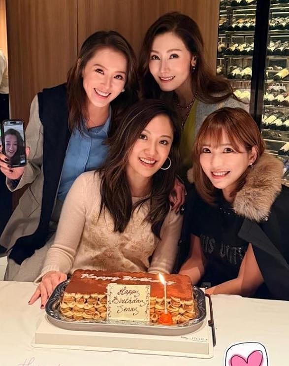 63岁许晋亨陪李嘉欣和名媛闺蜜庆生，结婚17年仍旧恩爱如初（组图） - 6