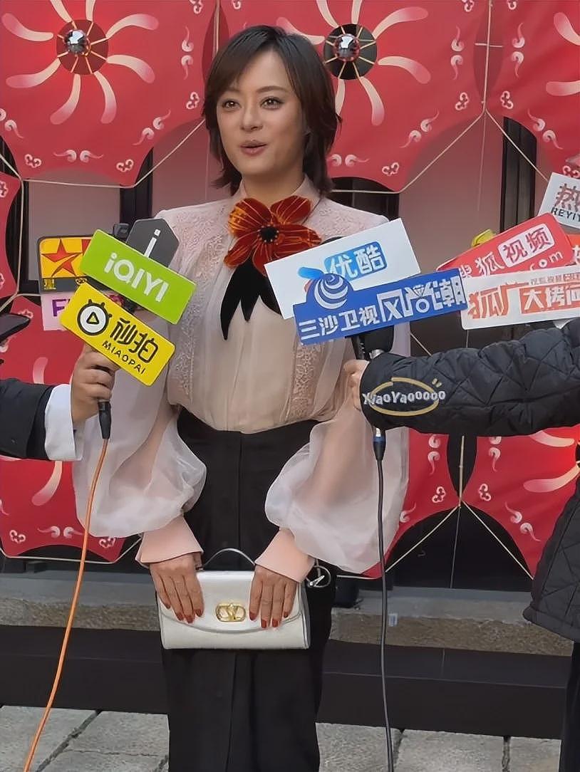 上海活动太真实！孙俪显疲惫，宋祖儿瘦成皮包骨，徐朵三角裤抢镜（组图） - 29