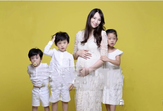 豪门梦碎！知名性感女星连生4胎仍未婚！“赌神婆婆”在美被捕，孩子爹遭全球通缉？（组图） - 16
