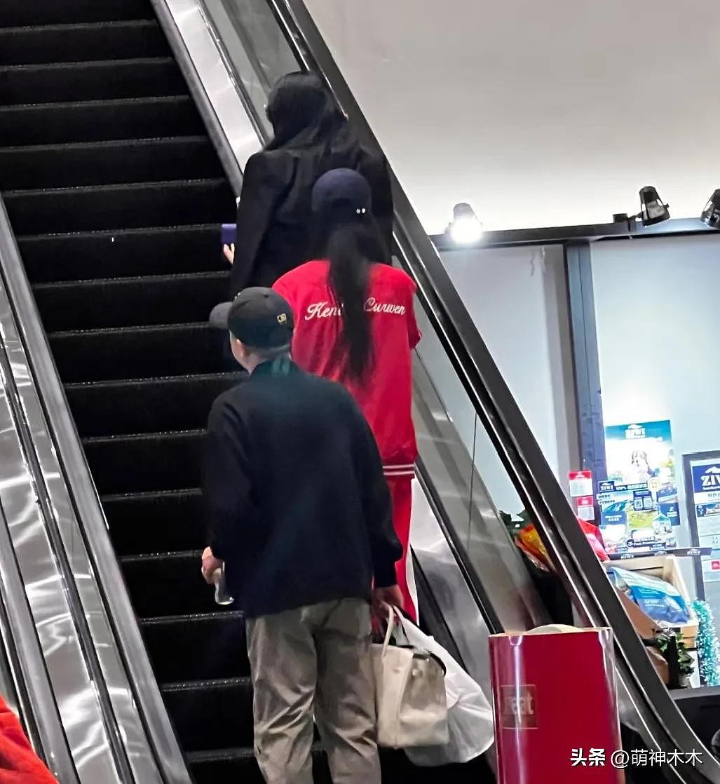 李湘账号被禁后与女儿在香港逛街，疯传3原因被封（组图） - 3