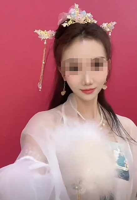 新疆31岁舞蹈老师从确诊到离世仅2月余！丈夫卖房卖车倾尽所有仍未留住爱人（组图） - 1