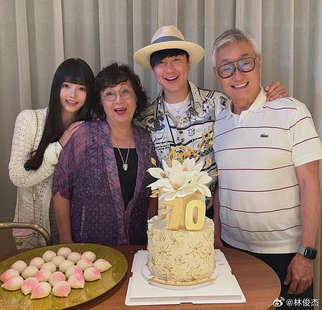 林俊杰争议升级!跟前女友亲密合影曝光,曾威胁女方不准爆料(组图) - 12