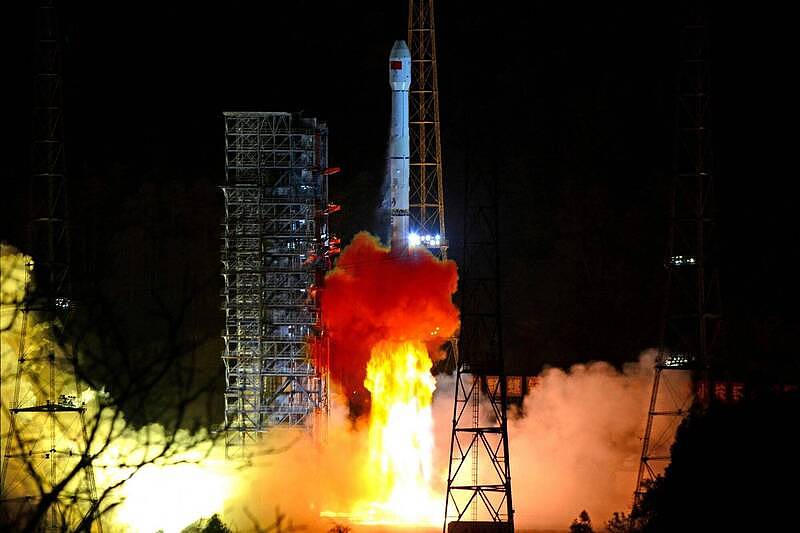 中国卫星发射失败，官媒证实火箭出现异常（图） - 1