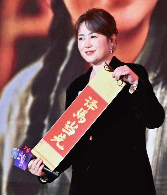 央视镜头，张译白发多，章子怡肿了，马丽又胖了，海清咋长这样了（组图） - 18