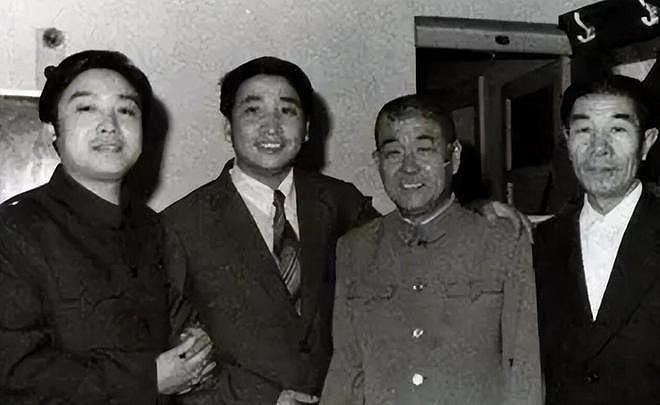 姜昆在美国豪宅过圣诞传闻真相大白刚半个月，本人近况曝光引争议（组图） - 8