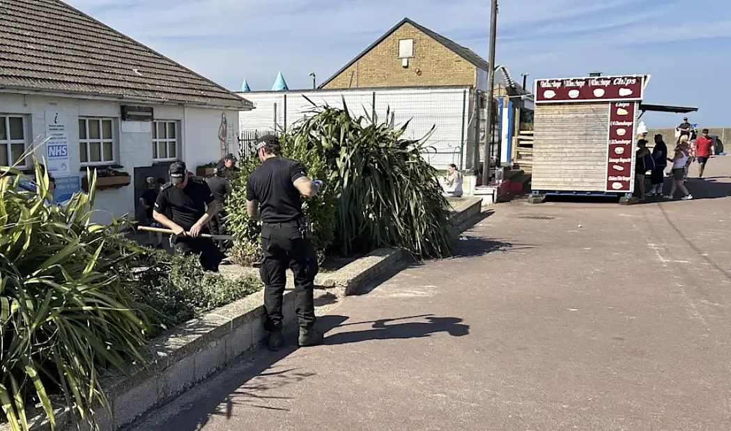 英国3名少年设局打死49岁骚扰男?庭上证据揭死者有前科!(组图) - 4