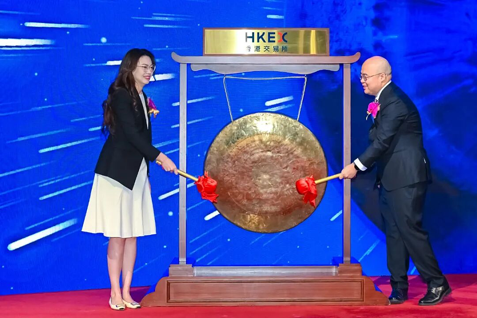 AI圈顶级女富豪诞生！94年，身价40亿（组图） - 2