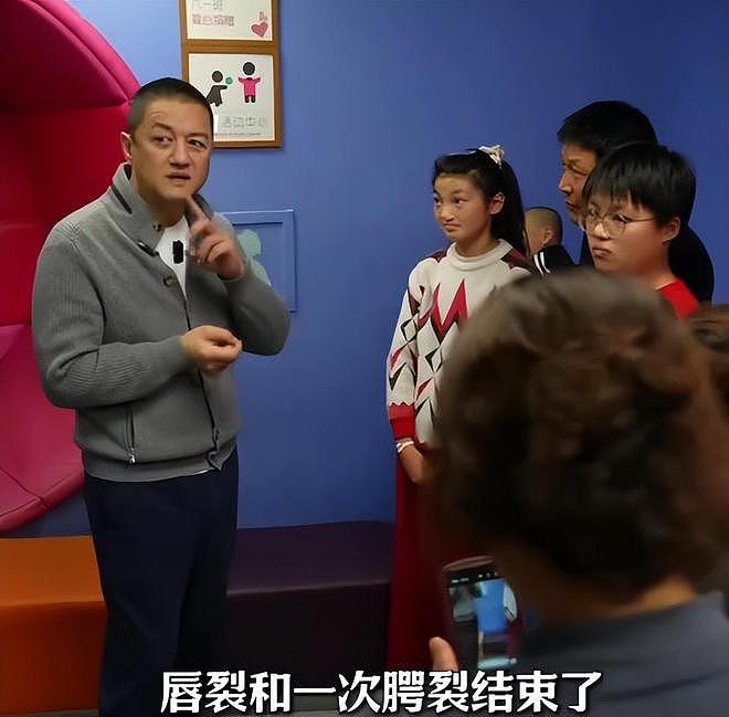 嫣然天使医院内景公开:李亚鹏和王菲照片公布,李嫣字画曝光(组图) - 8