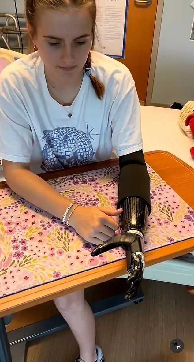 惨！妹子怕鲨鱼，去海里只敢待浅水，还是被咬了：失血2/3却奇迹生还...（组图） - 6