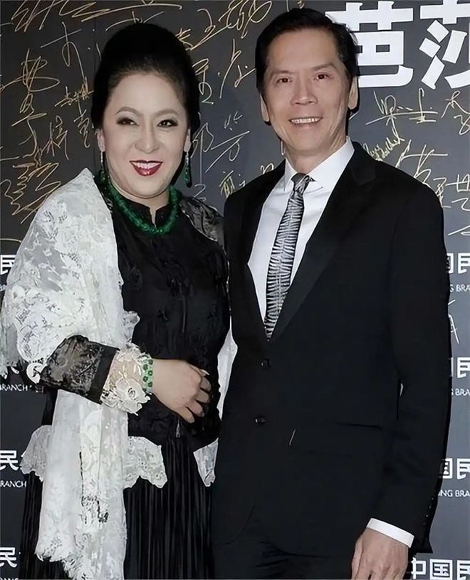向华强说娱乐圈明星美女他看不上眼:除了向太其他都没什么了不起(组图) - 7