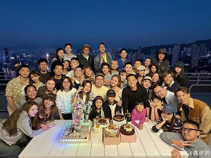 和百亿富三代分手两年后，阿Sa官宣小10岁鲜肉男友！网友：富豪哪有弟弟香……（组图） - 4