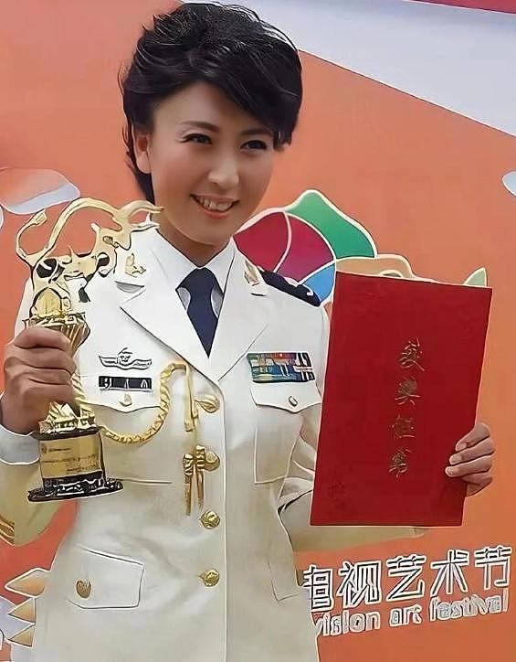 开始清算了？官方下场闫学晶丑闻再爆，身份作假，婚变内幕全被扒（组图） - 27