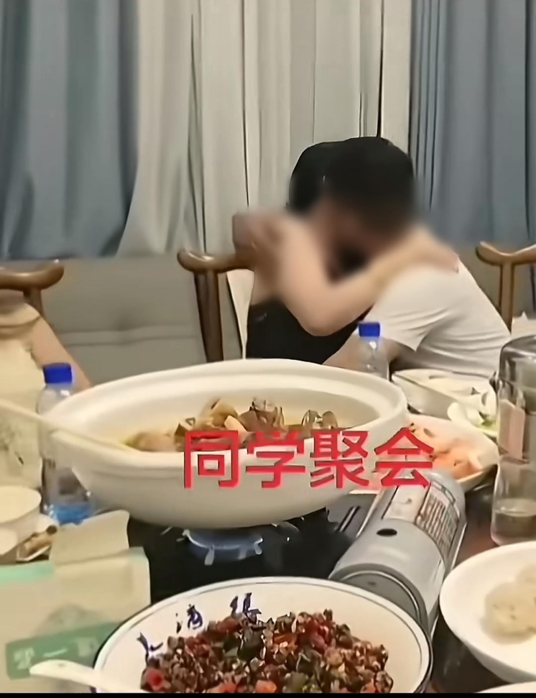 网传视频黑丝女被肌肉男掌掴：多段视频和动图流出看完原因我笑疯了（组图） - 11