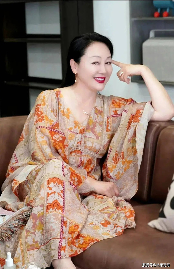63岁王姬近况曝光！定居美国与老公恩爱34年（组图） - 7