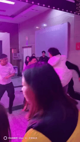 网传视频黑丝女被肌肉男掌掴：多段视频和动图流出看完原因我笑疯了（组图） - 7