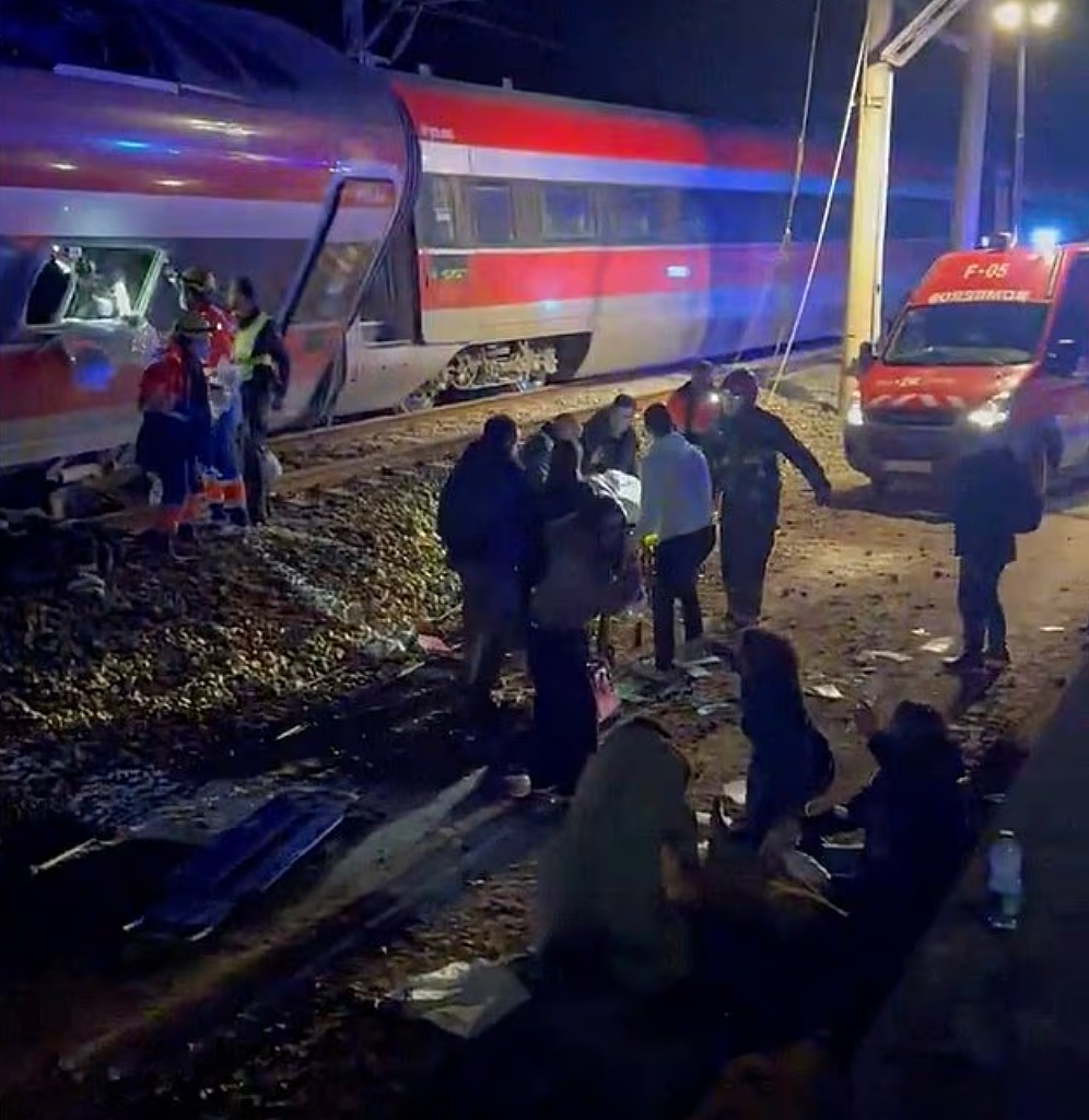两辆高铁脱轨相撞，已致21人死上百人伤！现场骇人视频公布…（视频/组图） - 5