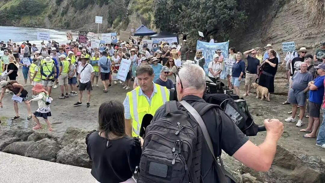 “华人被针对了!”新西兰爆发抗议,抵制“掠夺式赶海”,小红书“赶海贴”成证据(组图) - 7
