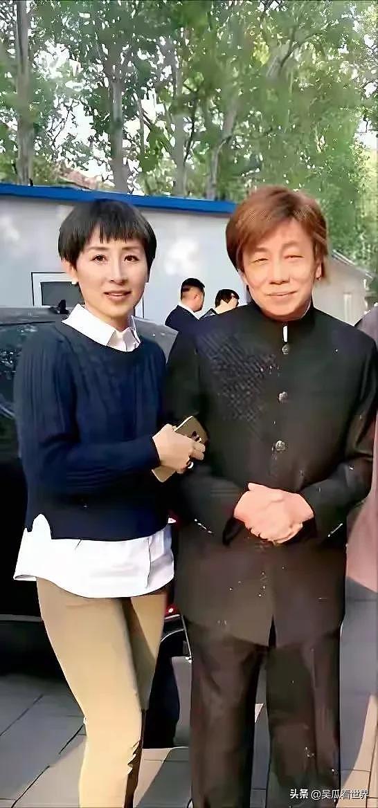 香港明星梁小龙去世，享年77岁，两任妻子都是大美女（组图） - 18