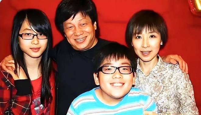 梁小龙家庭情况：有2任妻子3名子女，现任很漂亮，女儿是功夫高手（组图） - 18