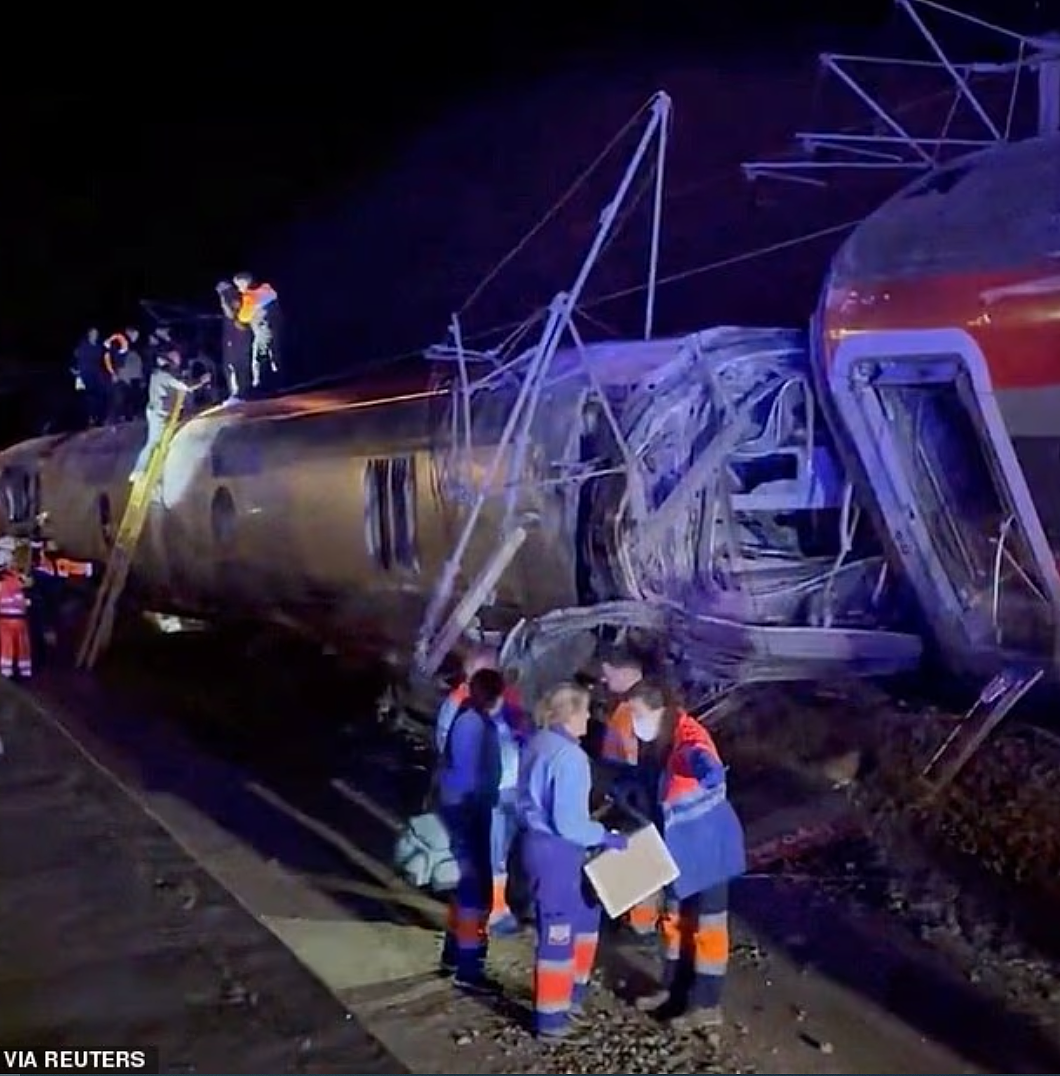 两辆高铁脱轨相撞，已致21人死上百人伤！现场骇人视频公布…（视频/组图） - 6