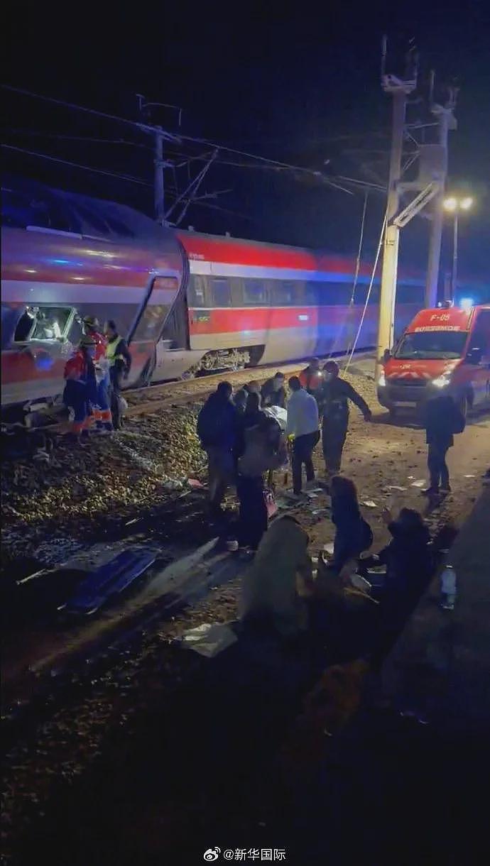 至少21人死亡!西班牙高铁脱轨,现场曝光(组图) - 1