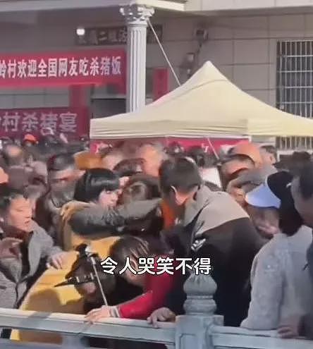 他办杀猪宴失控，数万人涌入蹭饭哄抢如“丧尸围城”（组图） - 3