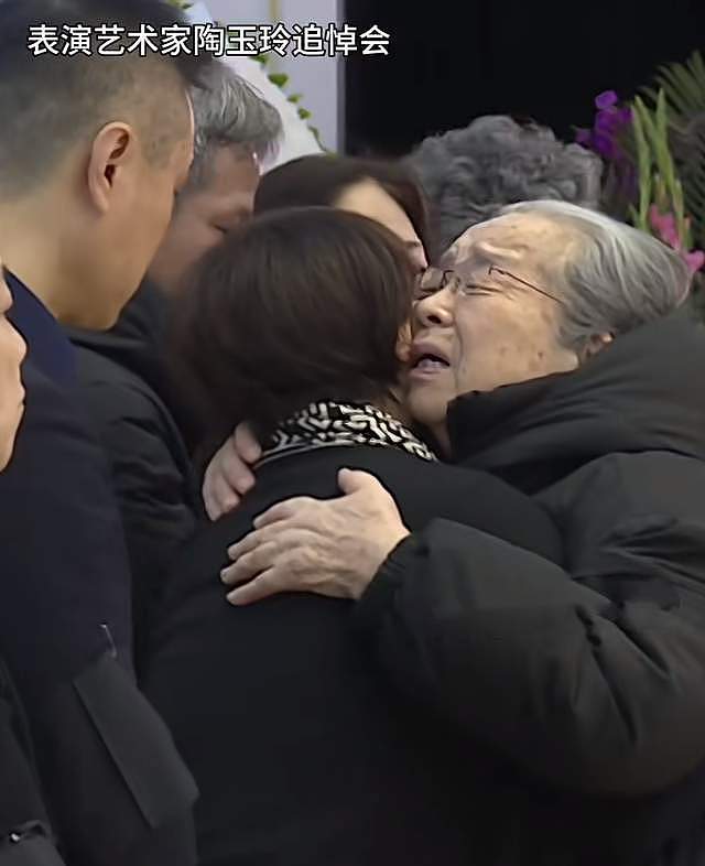 陶玉玲追悼会地点与聂卫平相同,数十位老戏骨送别(组图) - 14