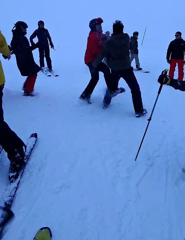 阿尔卑斯雪场打成一锅粥？双板客遭围殴，全程无人制止！还有数百雪板失踪（组图） - 3