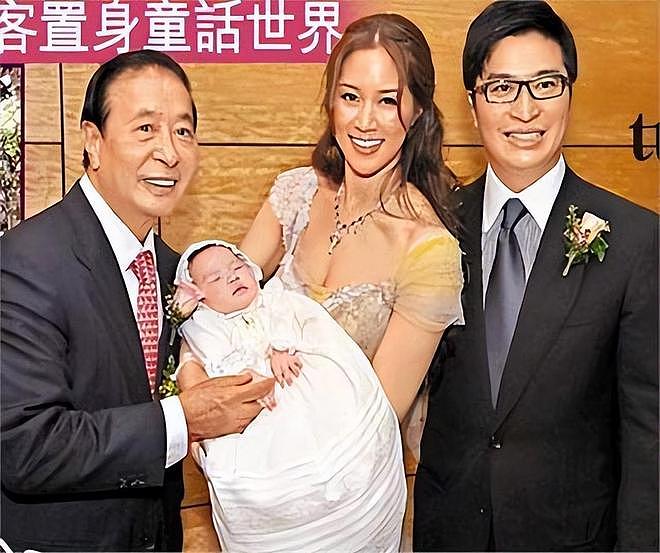 她从小就被当成名媛培养,全家移民澳洲!被首富看中花10亿娶回家,8年生了四胎(组图) - 5