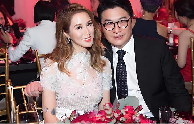 她从小就被当成名媛培养,全家移民澳洲!被首富看中花10亿娶回家,8年生了四胎(组图) - 6