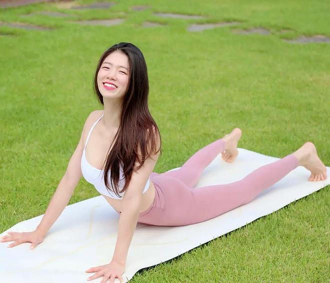 【美女】瑜伽女神，极品身材，高颜值解锁各种高难度姿势，简直太柔软（组图） - 13