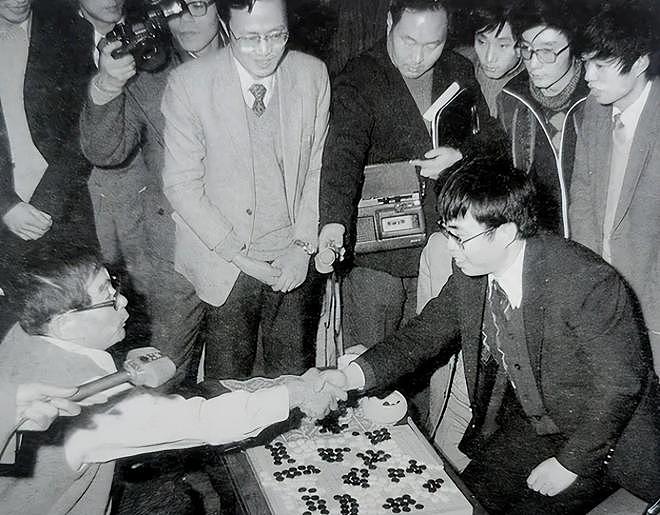 聂卫平葬礼举行!3个子女齐聚,队伍长达百米,多位世界冠军现身(组图) - 1