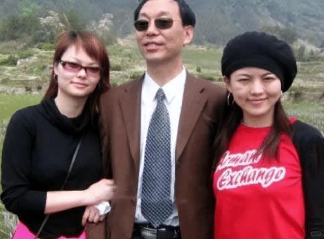 “富婆”李湘栽了:这20年的钱,她到底赚得有多野?(组图) - 3