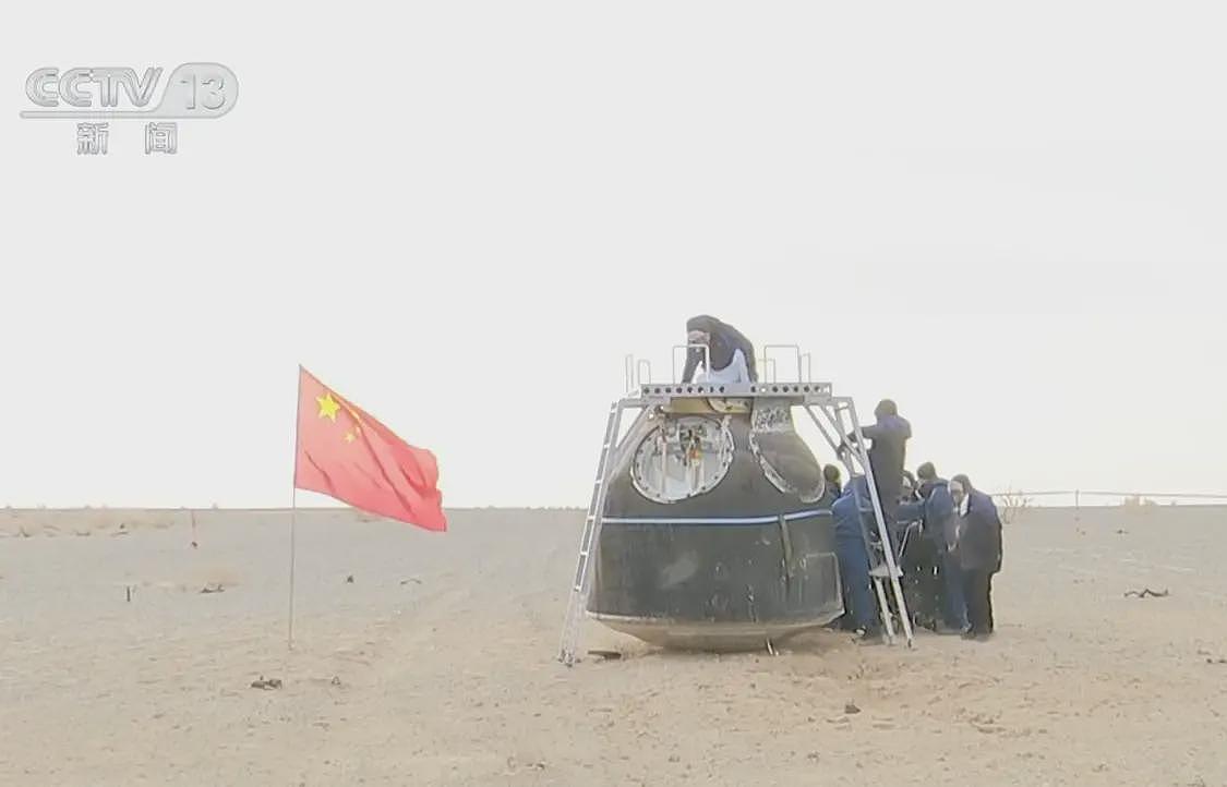 神二十顺利返回东风着陆场，曾遭撞击致舷窗裂纹（图） - 1