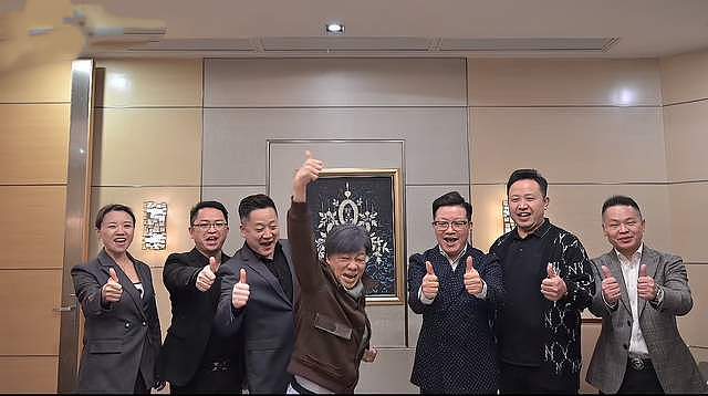 梁小龙离世前10几个小时仍赚钱养家！现场签合同，还耍了一套动作（组图） - 9