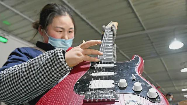 中国2025年经济增长5%：“保五”背后，出口强撑，内需拖累（组图） - 1