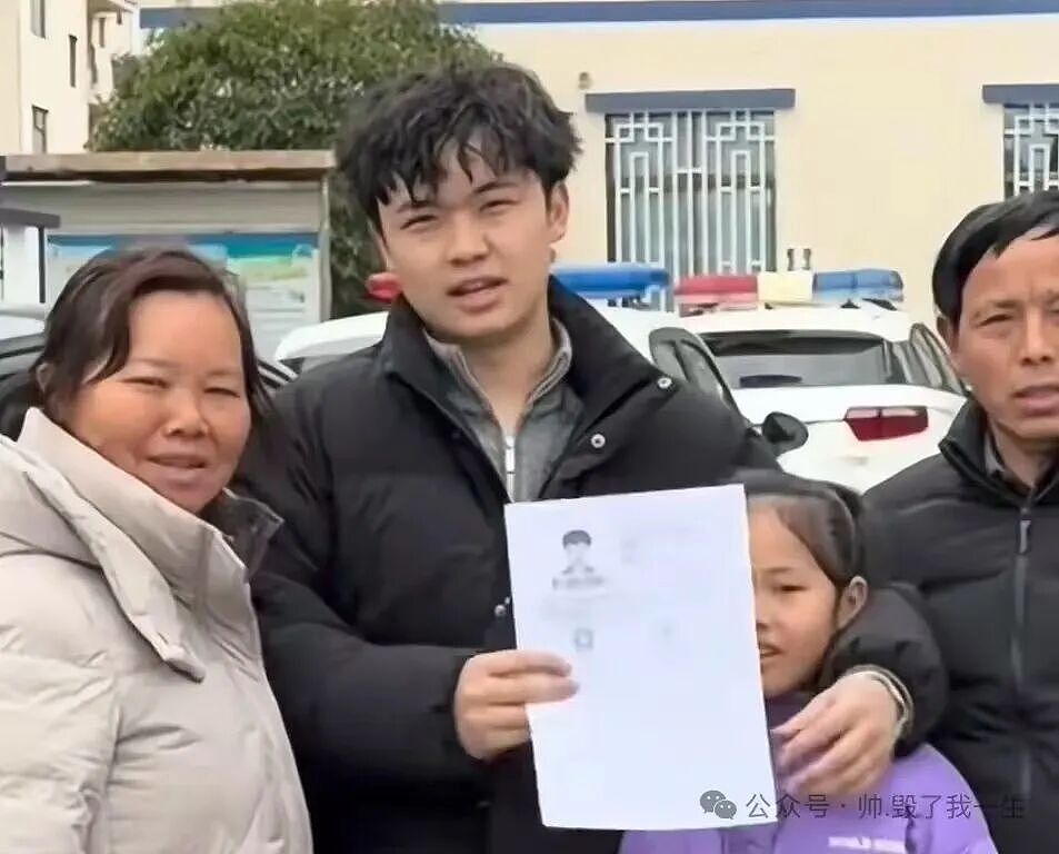 【情感】被拐21年后，小伙毅然卖掉婚房婚车改户口，回到亲生父母身边，是“无情”还是（组图） - 9