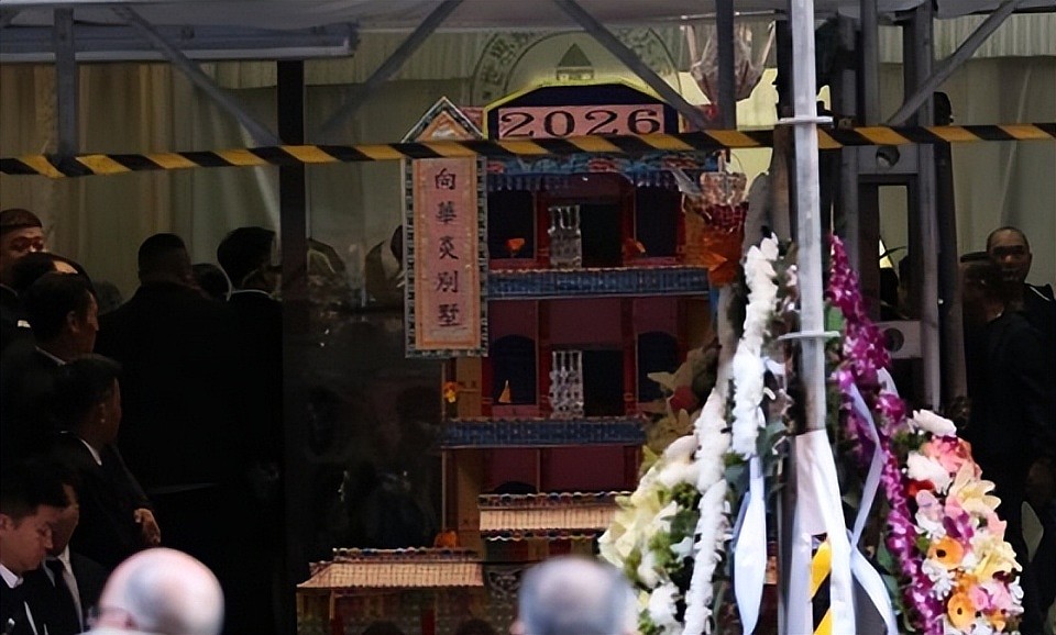 向华炎告别仪式：向太陈岚神情哀伤，4000兄弟出动，上百警察到场（组图） - 10