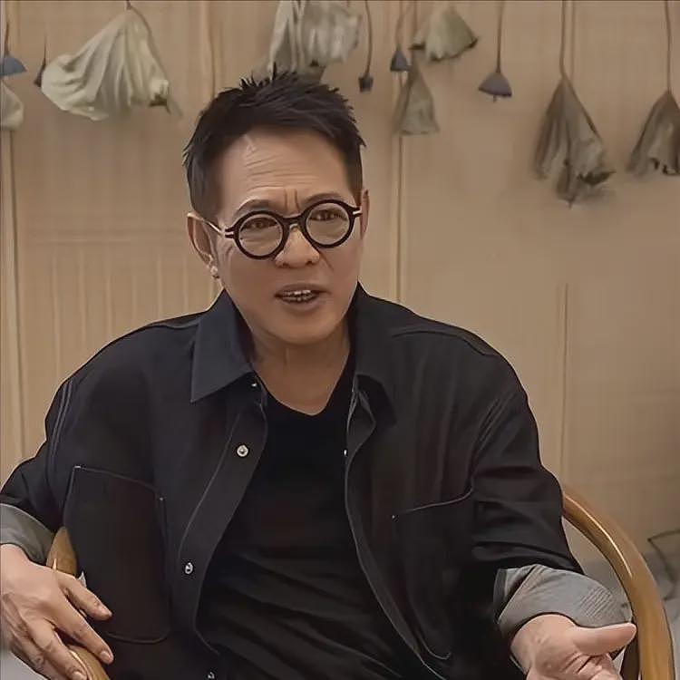 吴京新片遭抵制,故技重施连累谢霆锋李连杰,差评文案出奇一致(组图) - 15