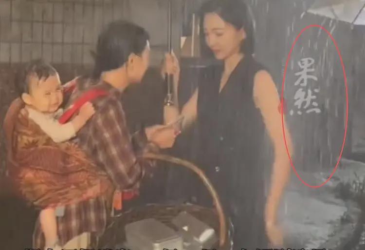婴儿淋雨拍剧后续：演员发文曝光，孩子母亲被扒出，剧组责任很大（组图） - 4